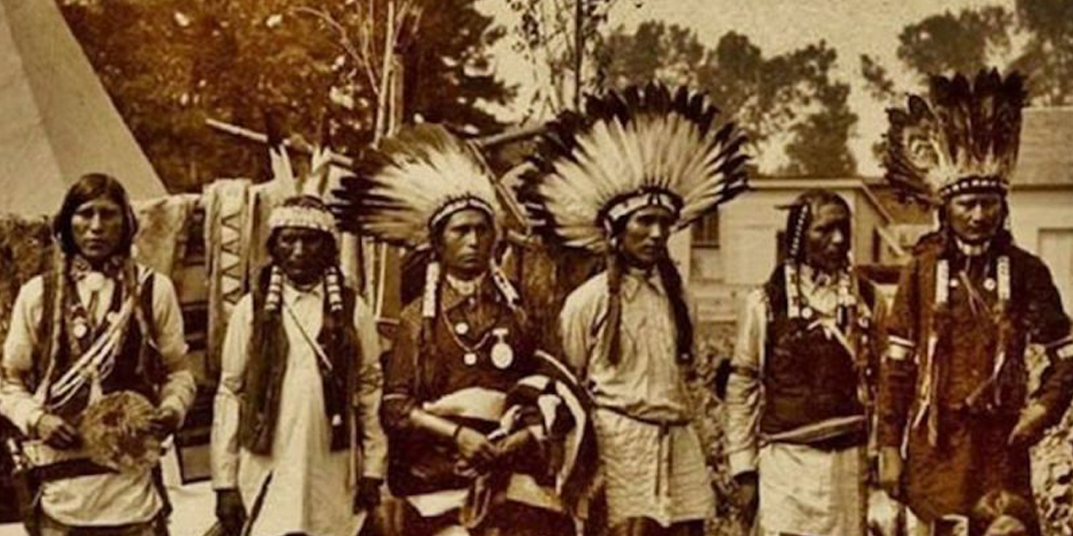  Historia y relaciones culturales - Apache Mescalero